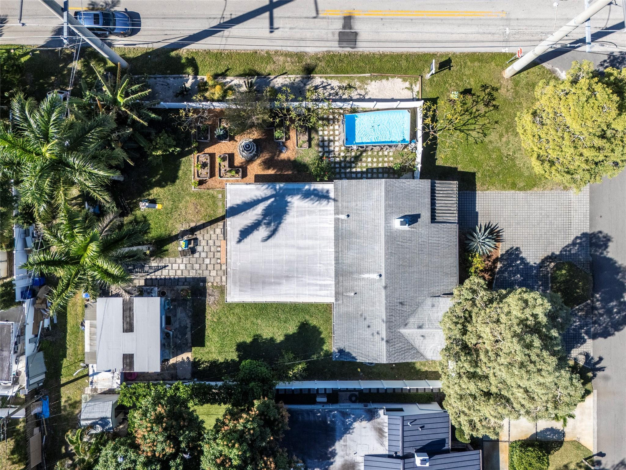 846 SW 9th St