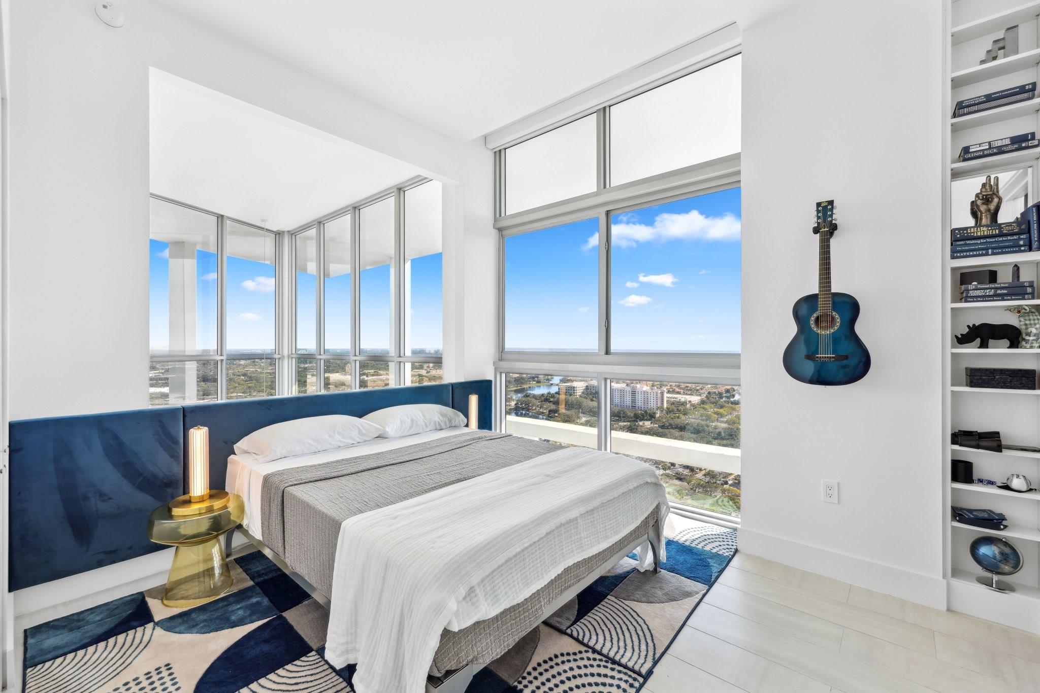 2000 Metropica Way PH09