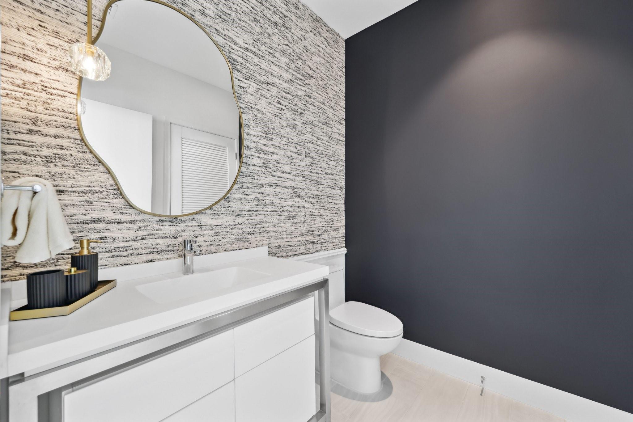 2000 Metropica Way PH09