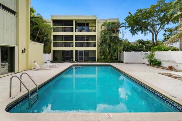 2450 NE 15th Ave 110