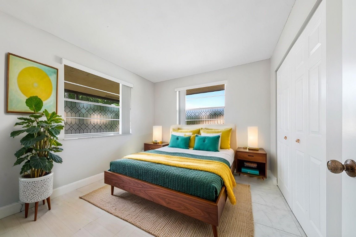 5541 Lakeside Dr 201