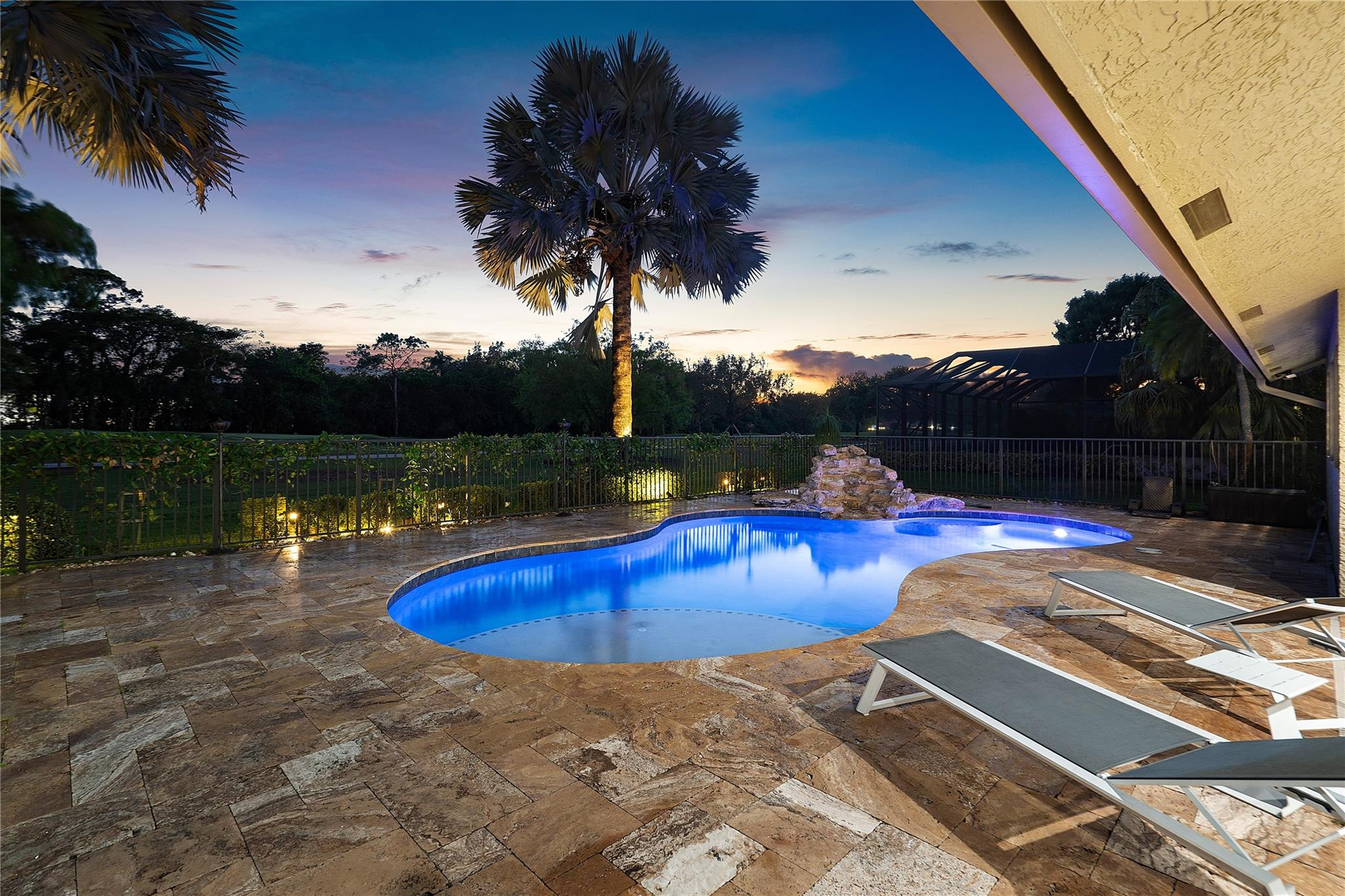 10278 Boca Woods Ln
