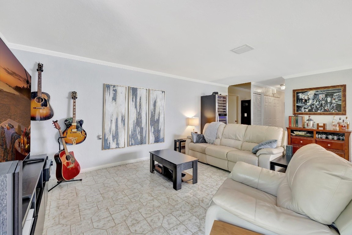 3402 Heather Terrace 7