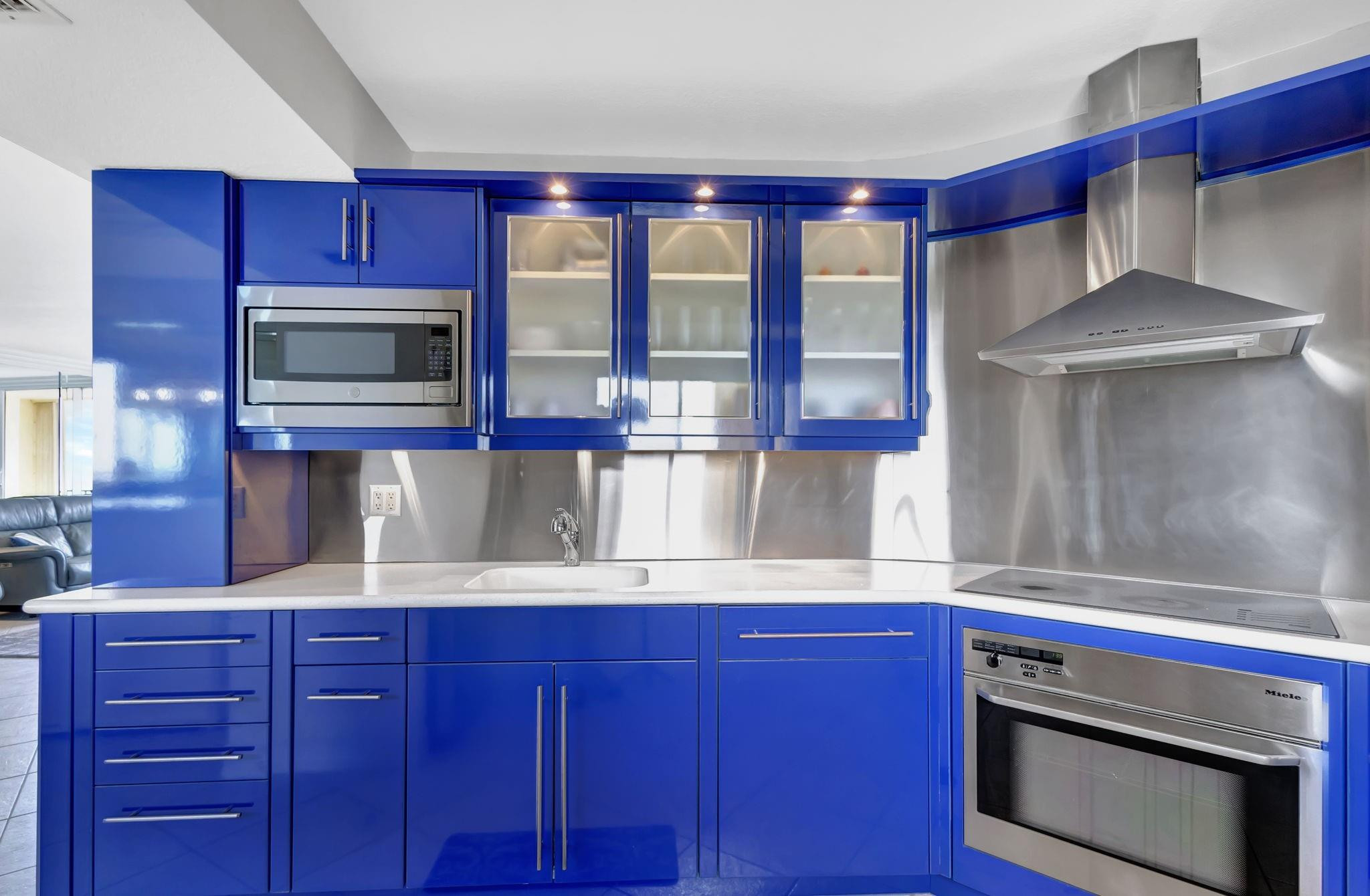 300 Ocean Trail Way 907