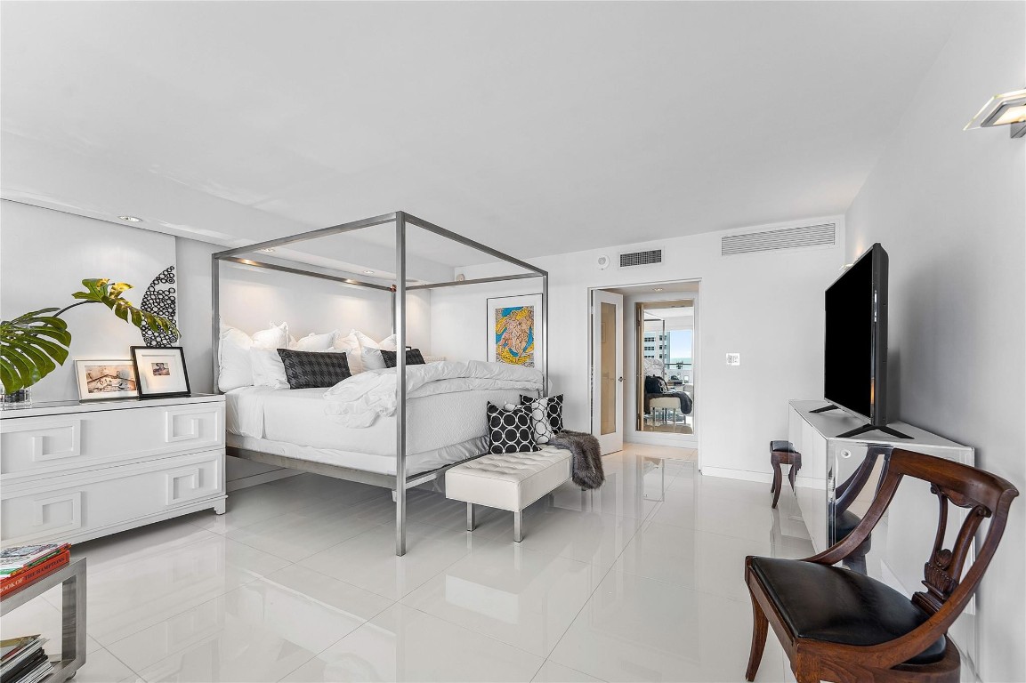 2000 S Ocean Dr 1209