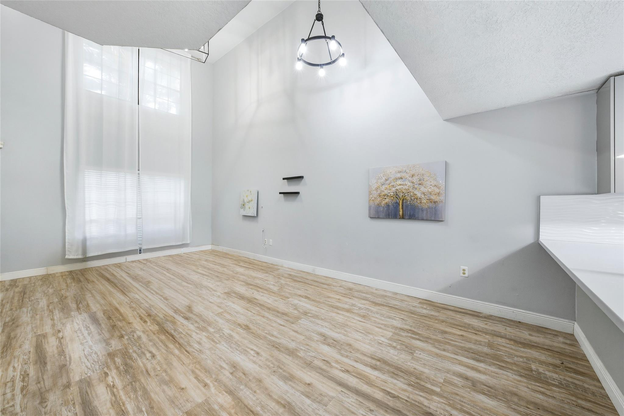 214 City View Dr