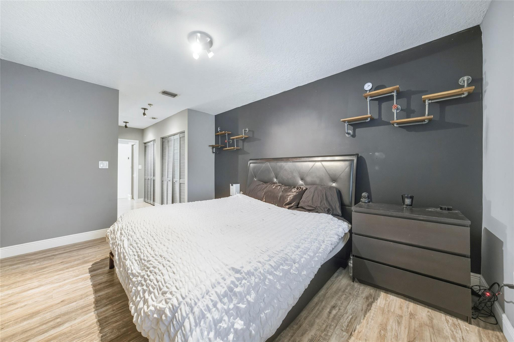 214 City View Dr