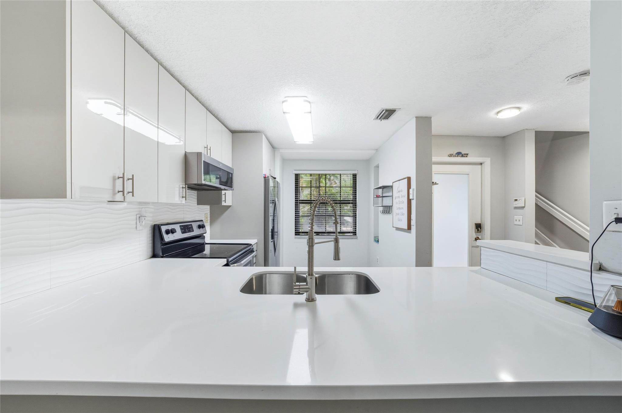214 City View Dr