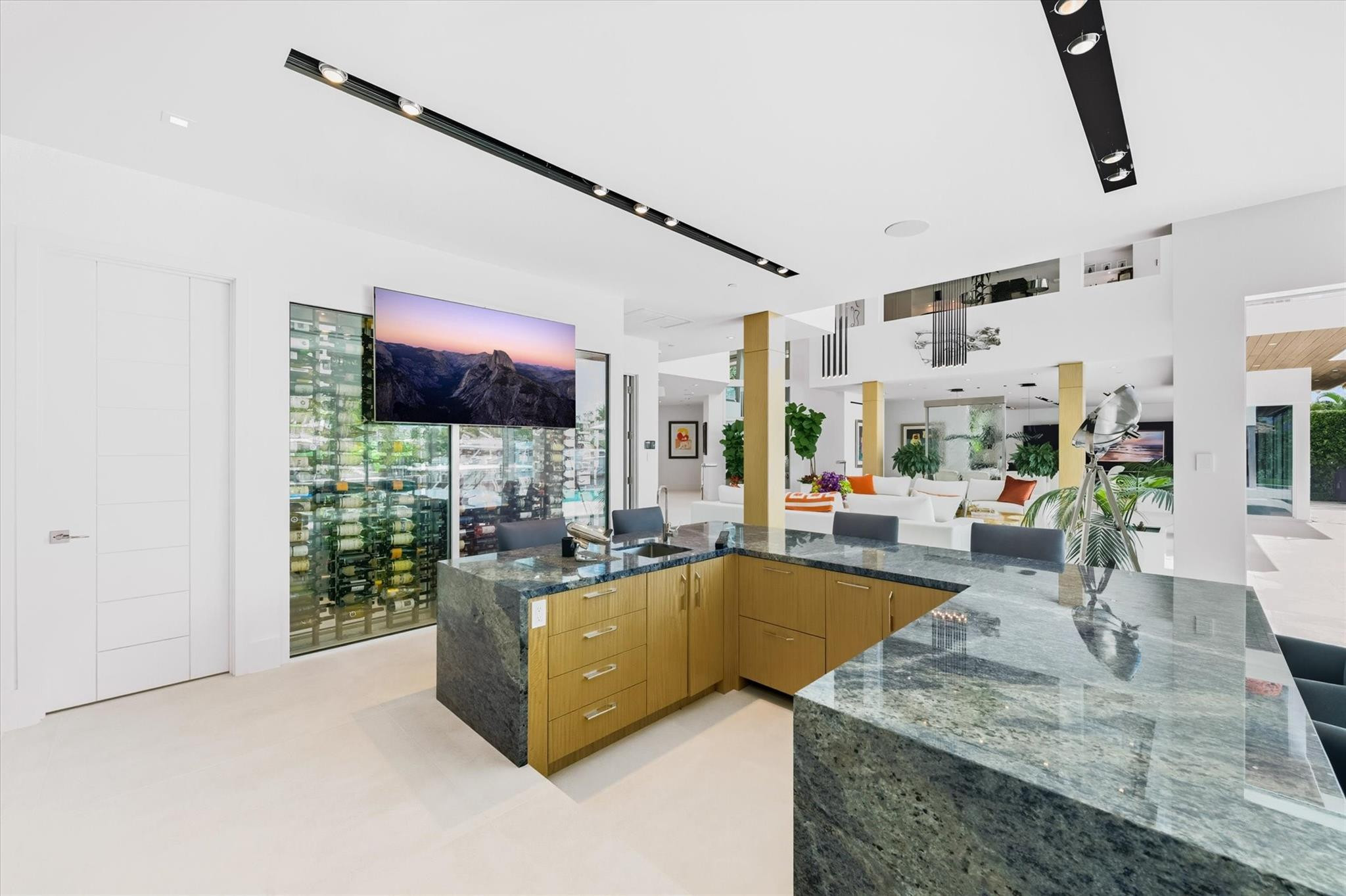 14 N Isla Bahia Dr