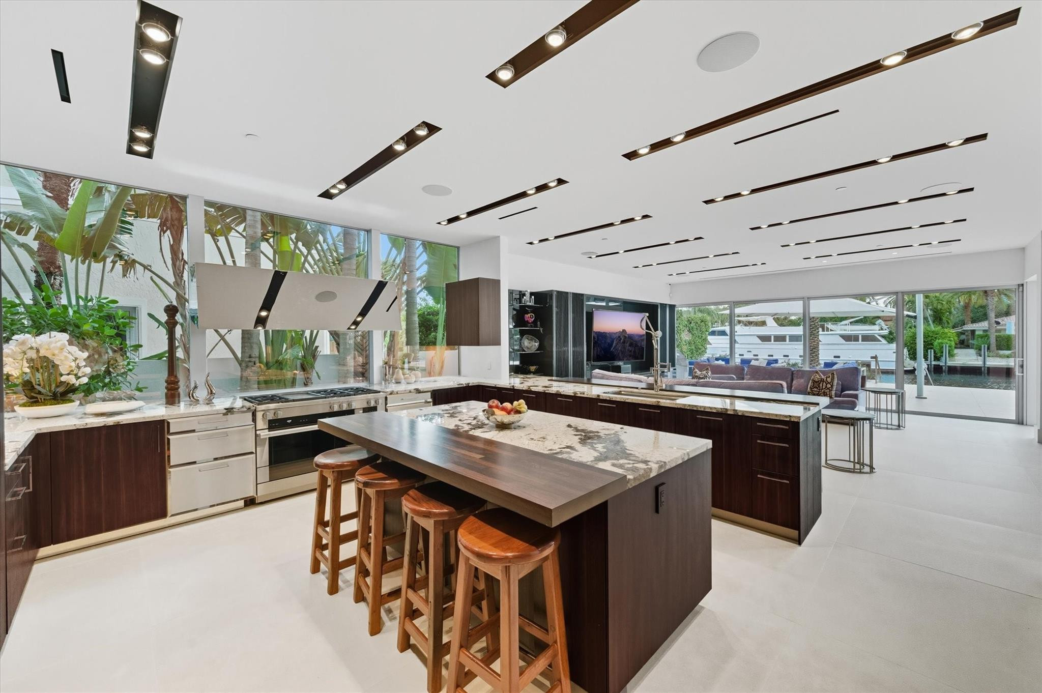 14 N Isla Bahia Dr
