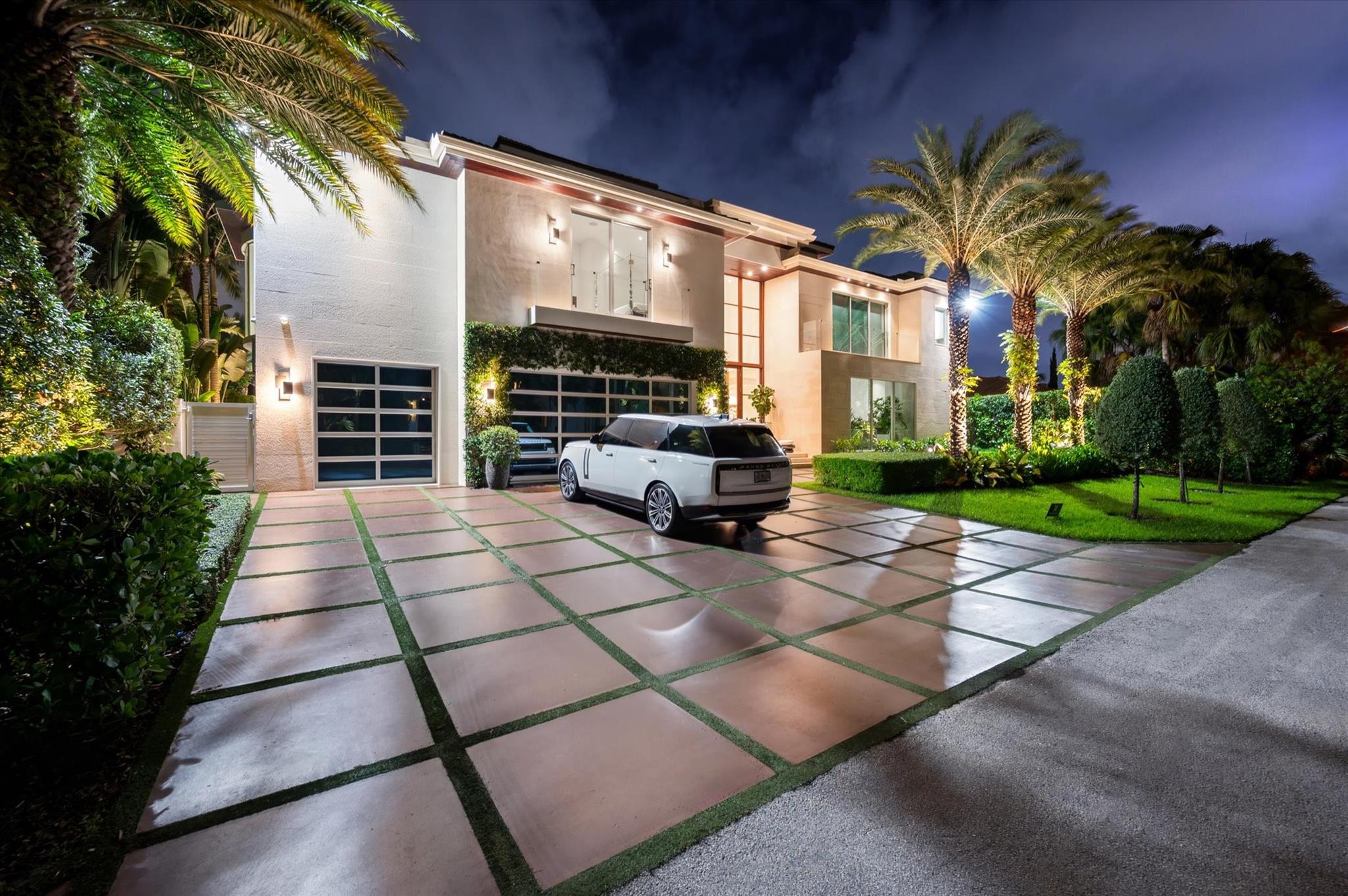 14 N Isla Bahia Dr