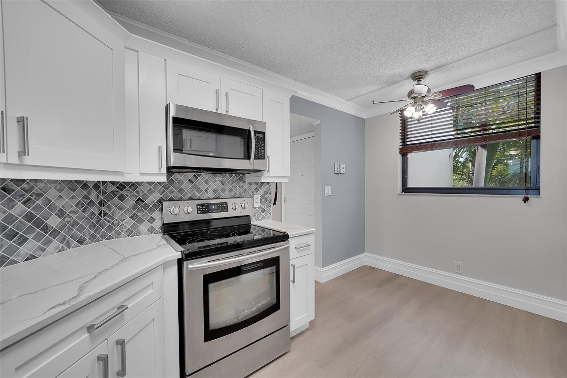 116 Lake Emerald Dr 401