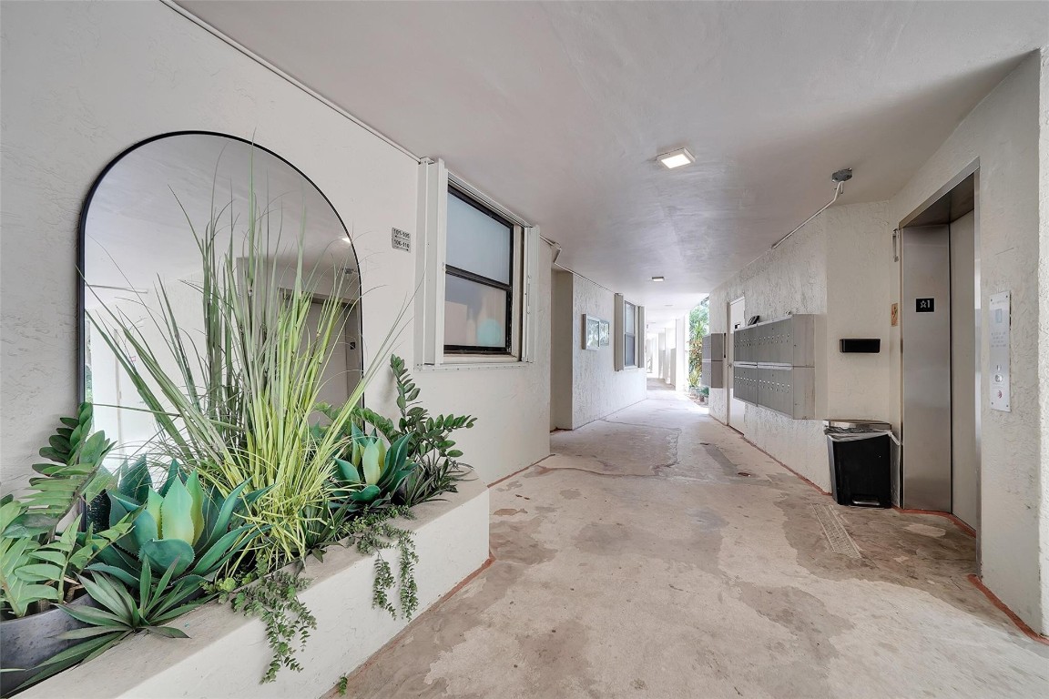 116 Lake Emerald Dr 401