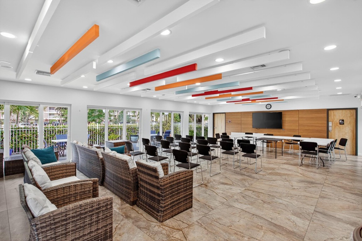 2671 S Course Dr 206