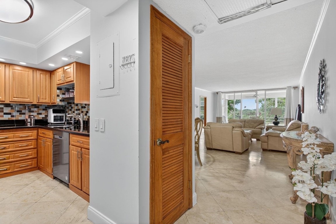 2671 S Course Dr 206