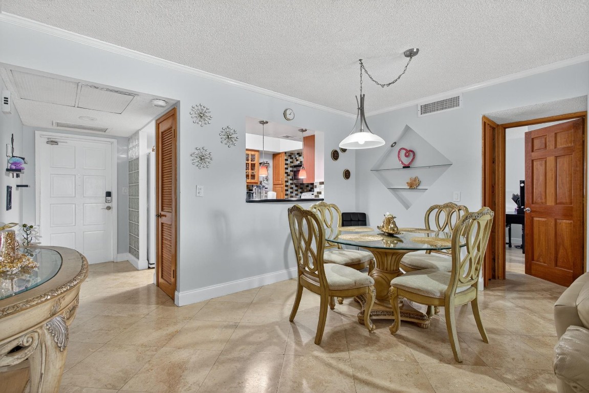 2671 S Course Dr 206