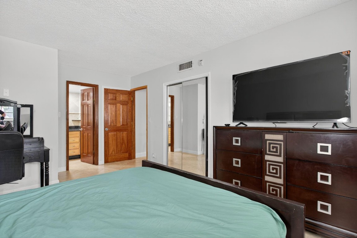 2671 S Course Dr 206