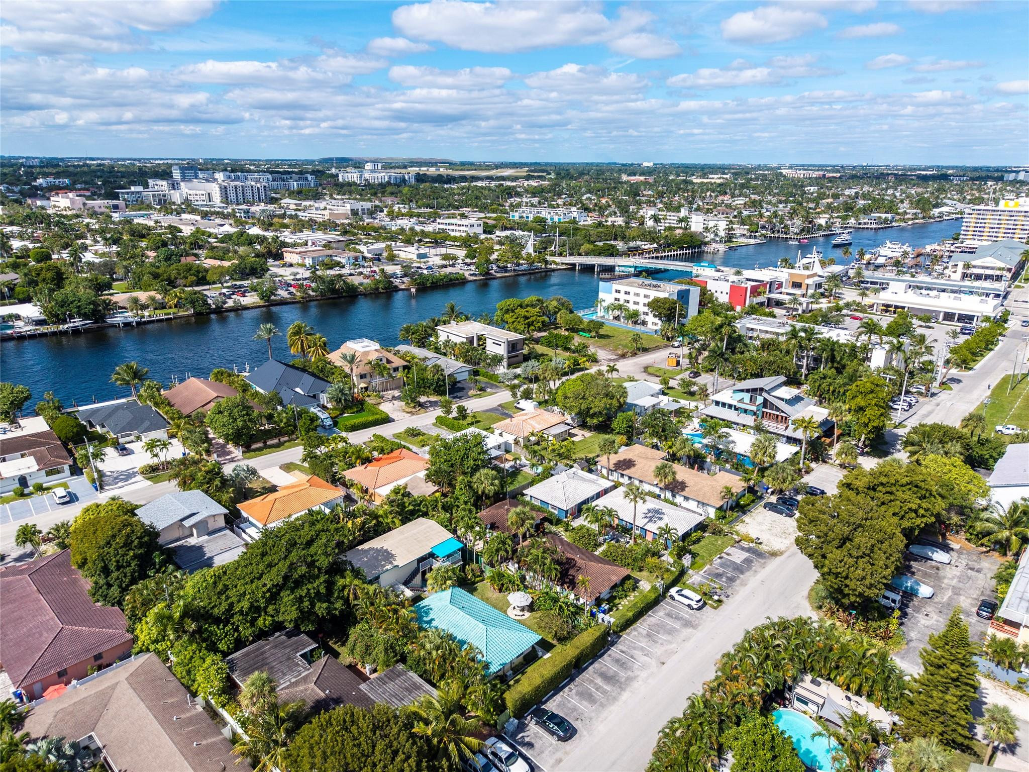 305 Hibiscus Ave
