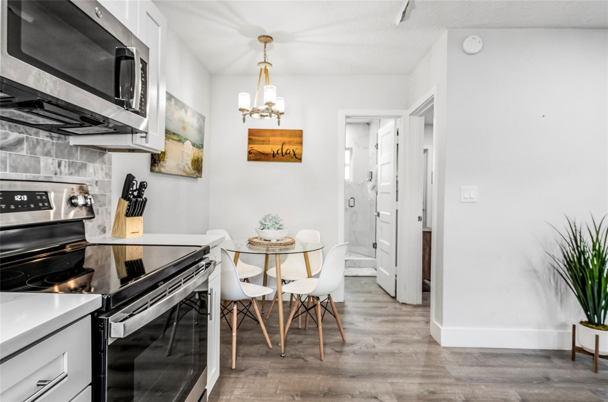 305 Hibiscus Ave