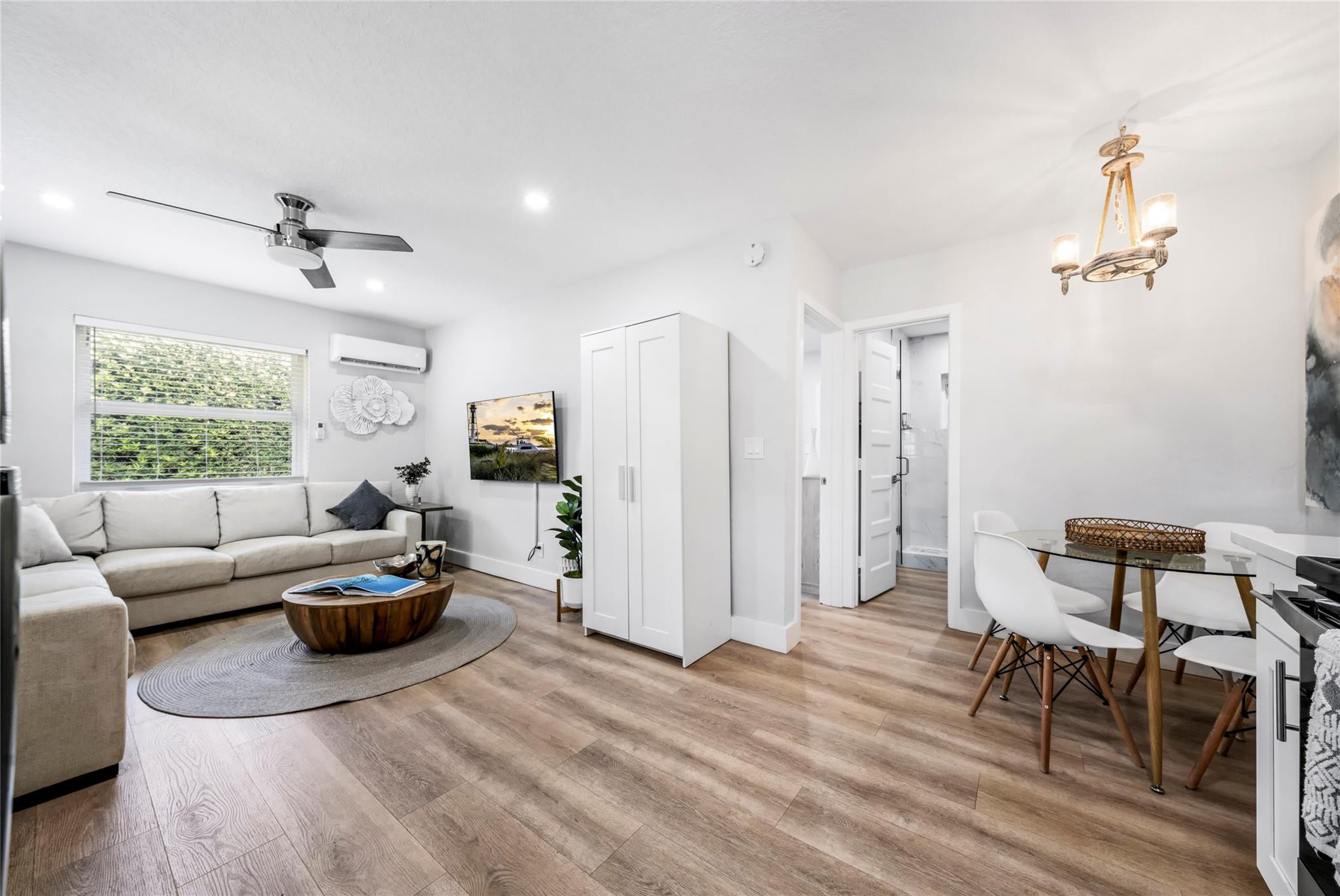 305 Hibiscus Ave