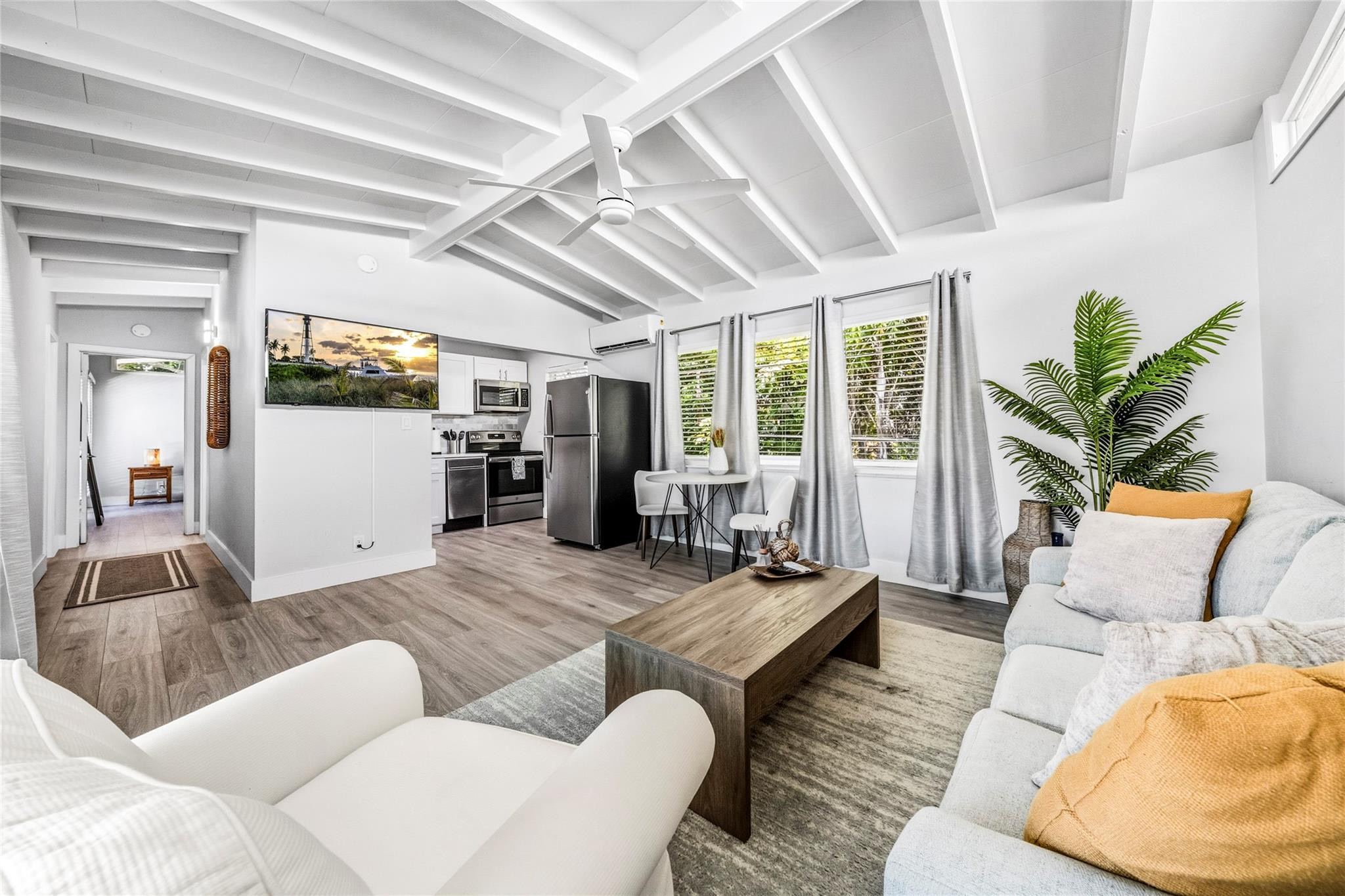 305 Hibiscus Ave