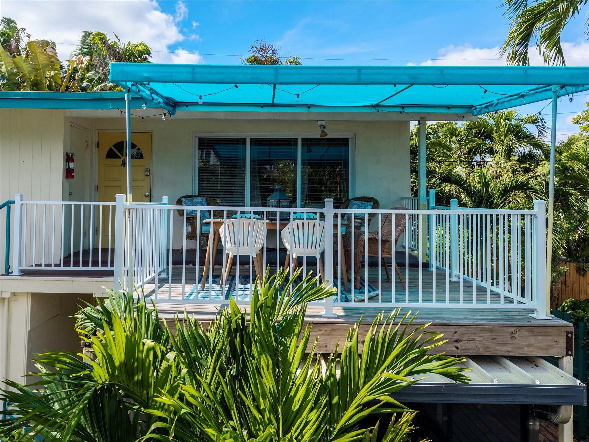 305 Hibiscus Ave