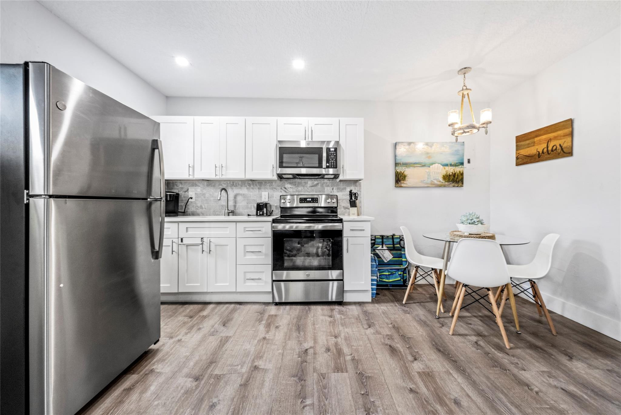 305 Hibiscus Ave