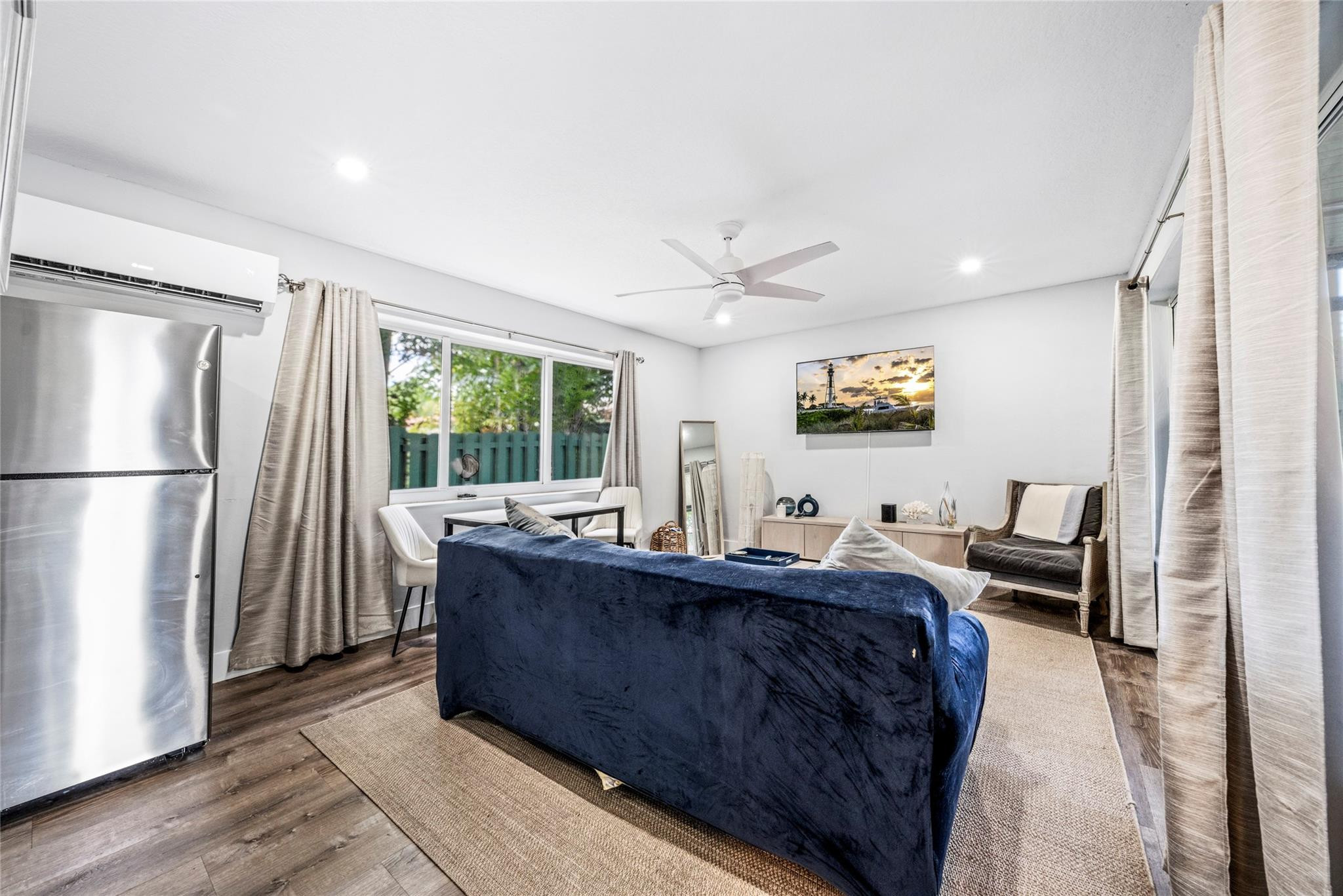305 Hibiscus Ave