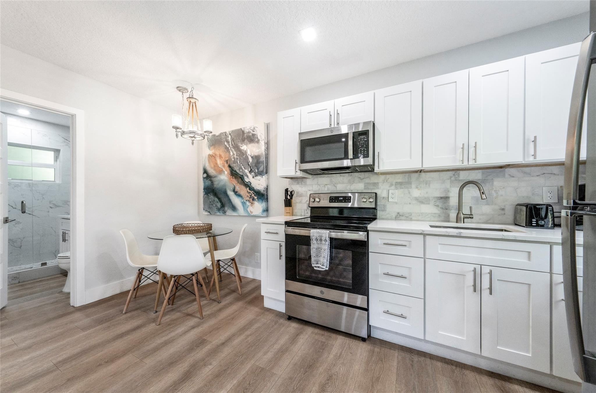 305 Hibiscus Ave