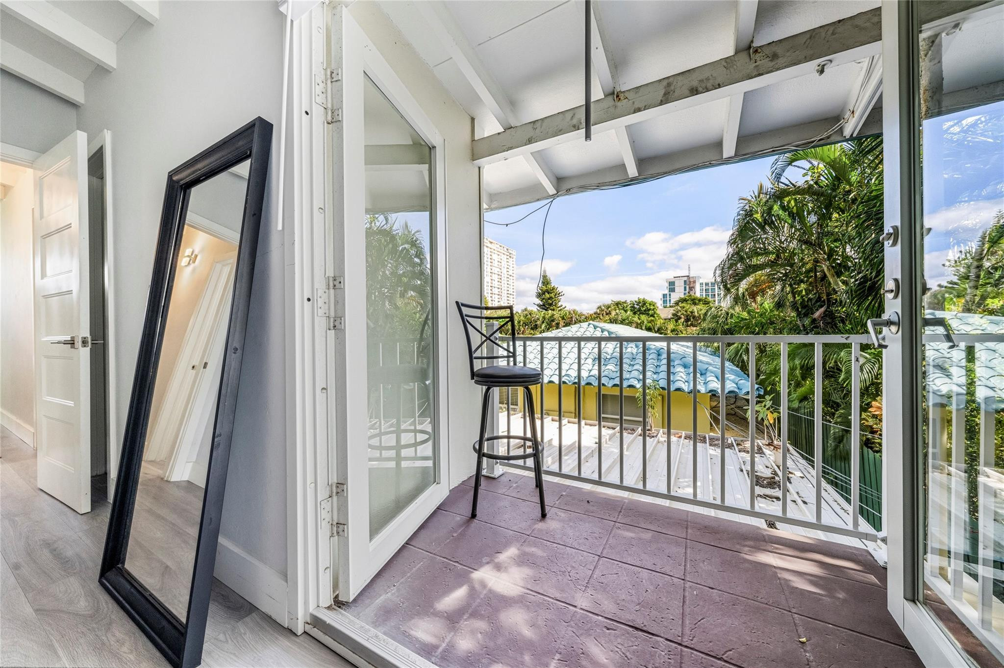 305 Hibiscus Ave