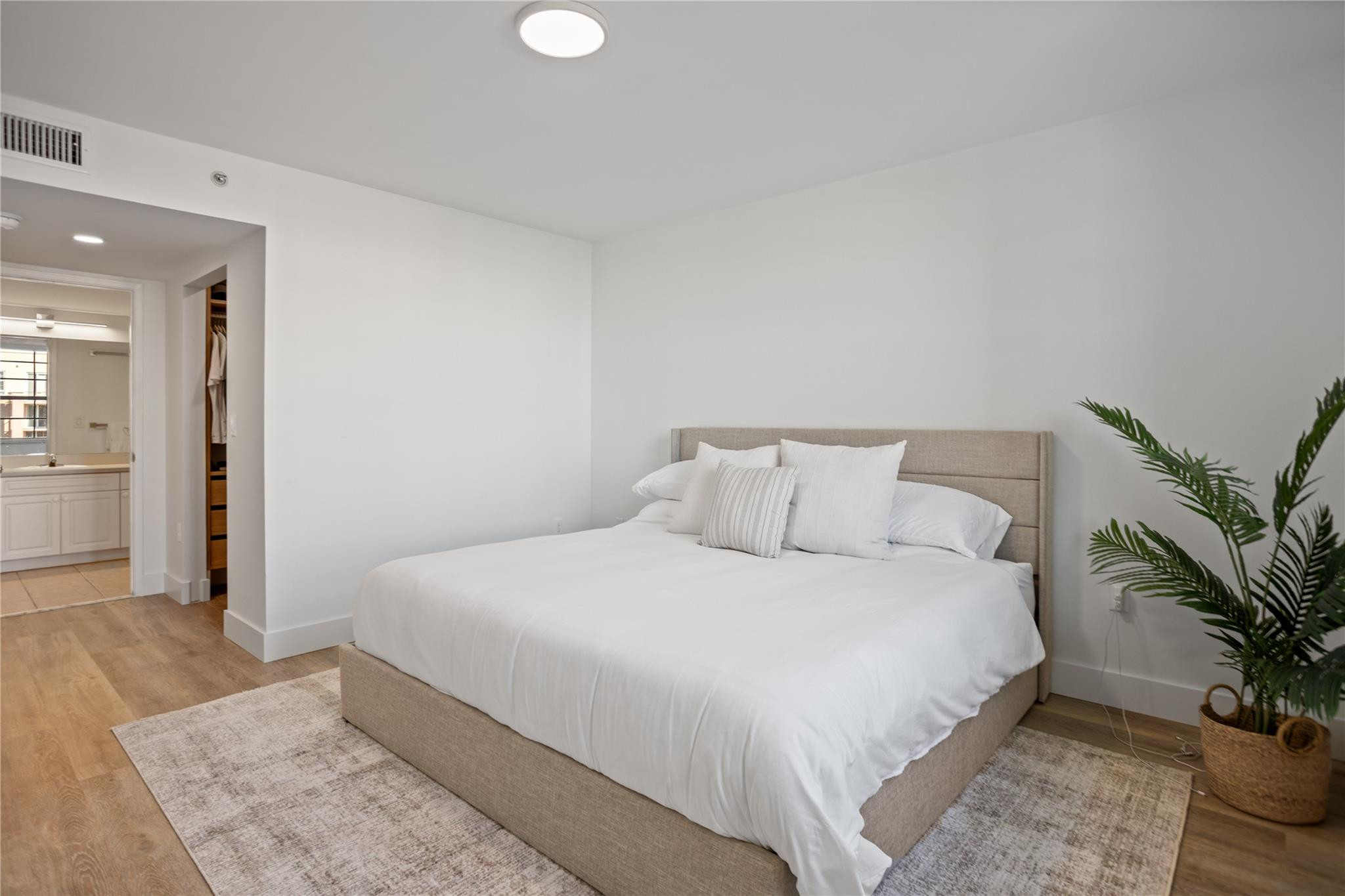 520 SE 5th Avenue 1602