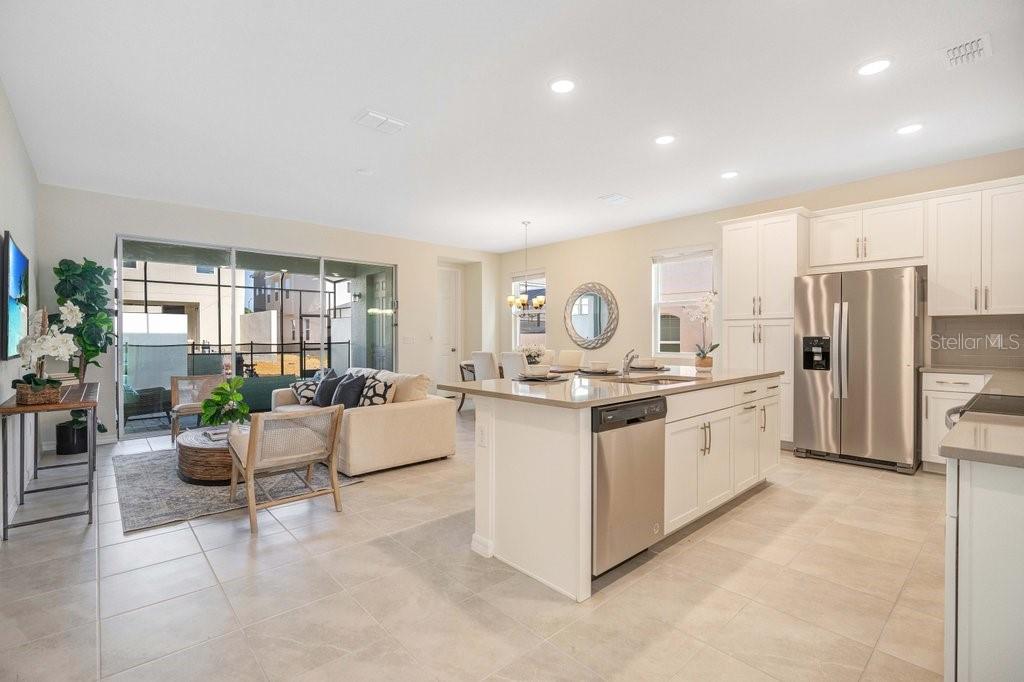 1858 TROPICAL PALMS CIRCLE