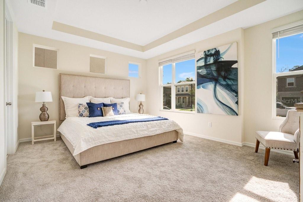 1858 TROPICAL PALMS CIRCLE