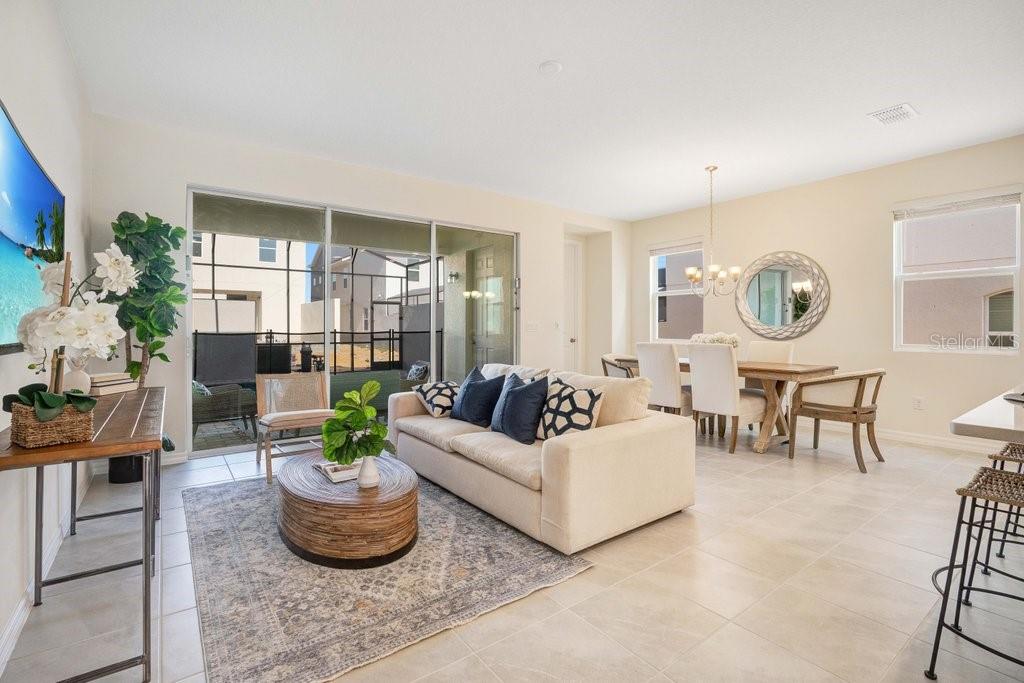 1858 TROPICAL PALMS CIRCLE