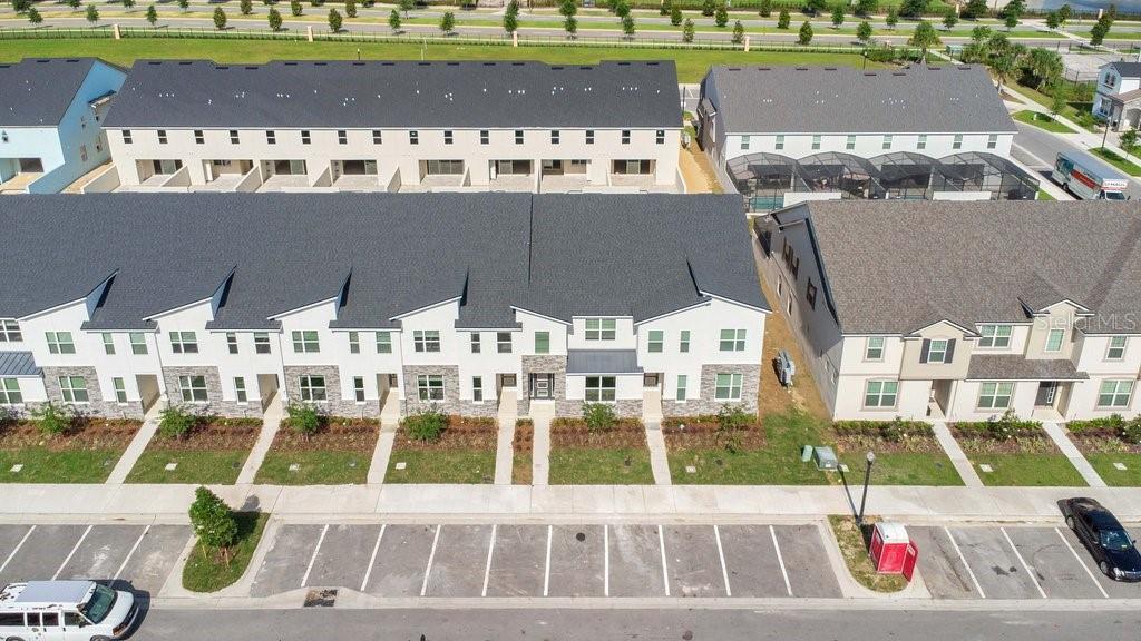 1858 TROPICAL PALMS CIRCLE