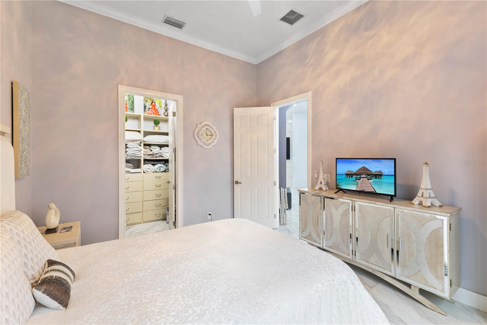 1450 BELFIORE WAY