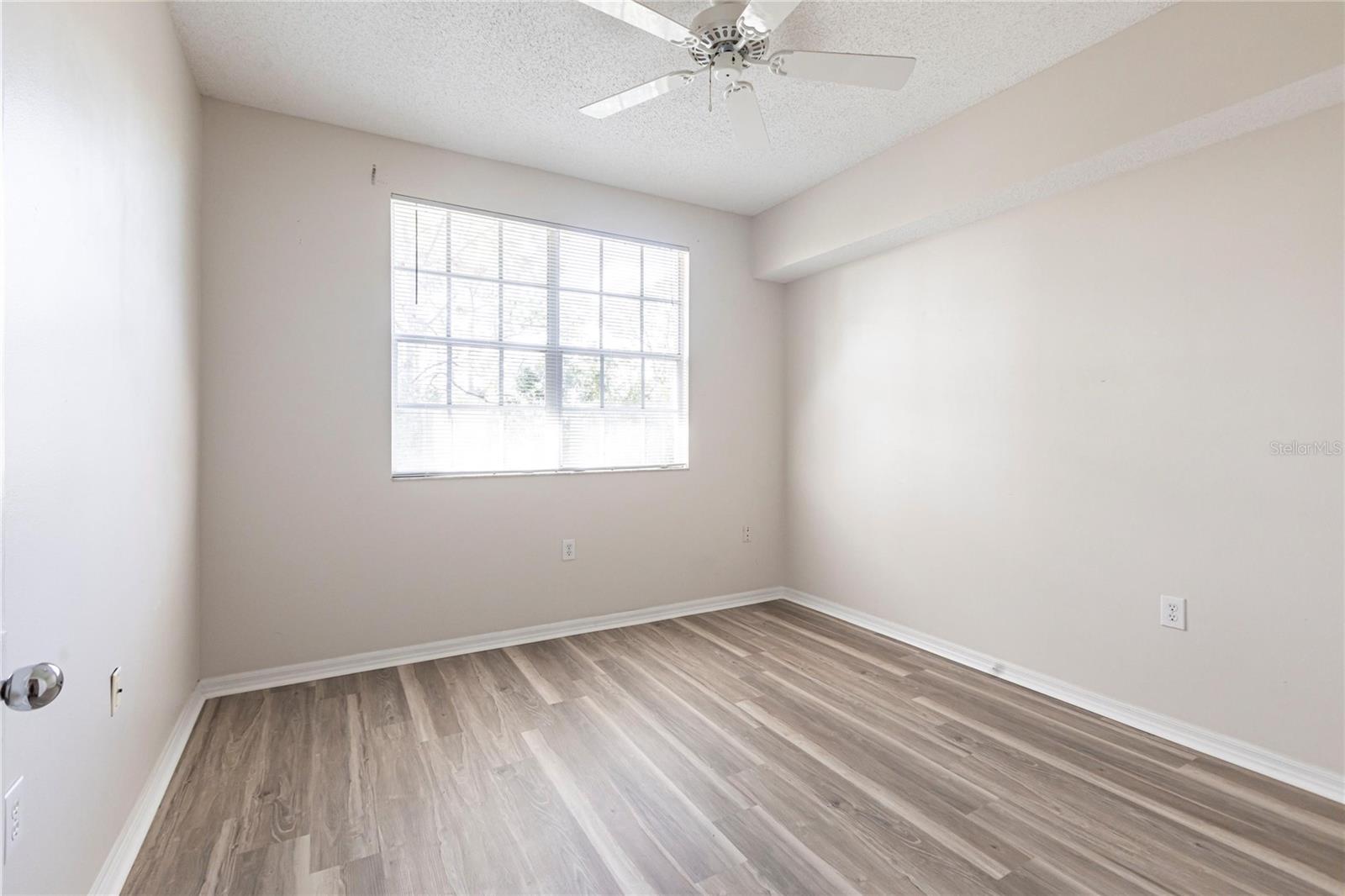 5600 BENTGRASS DR #8-302