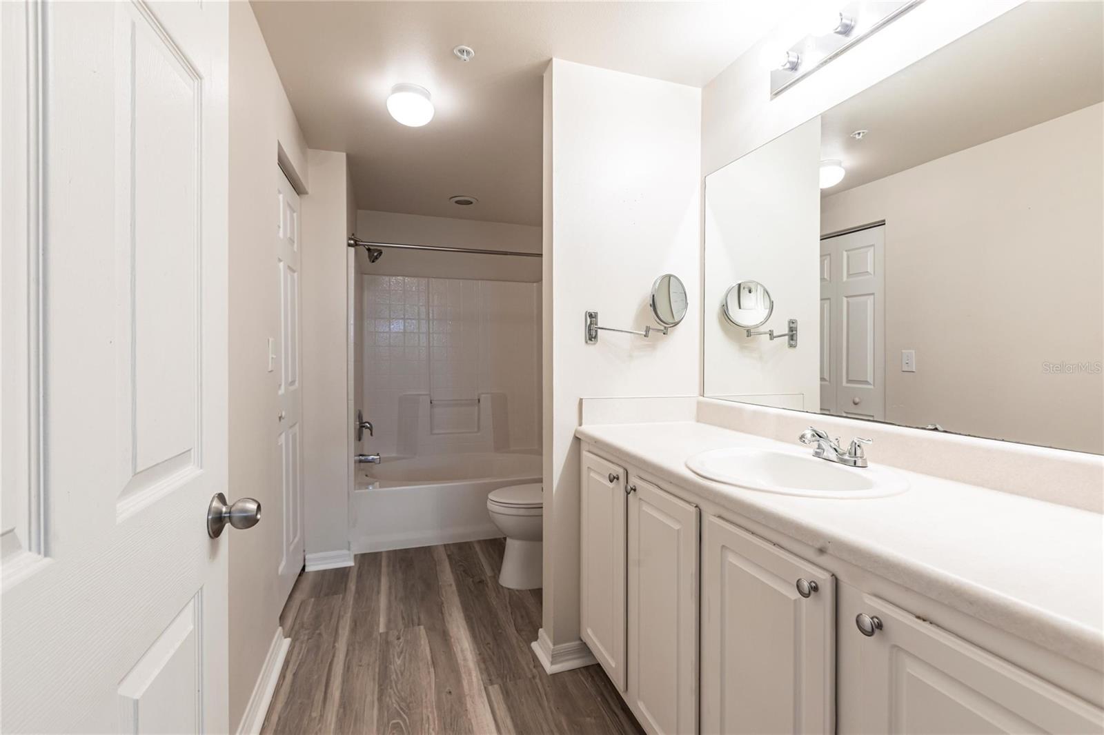 5600 BENTGRASS DR #8-302