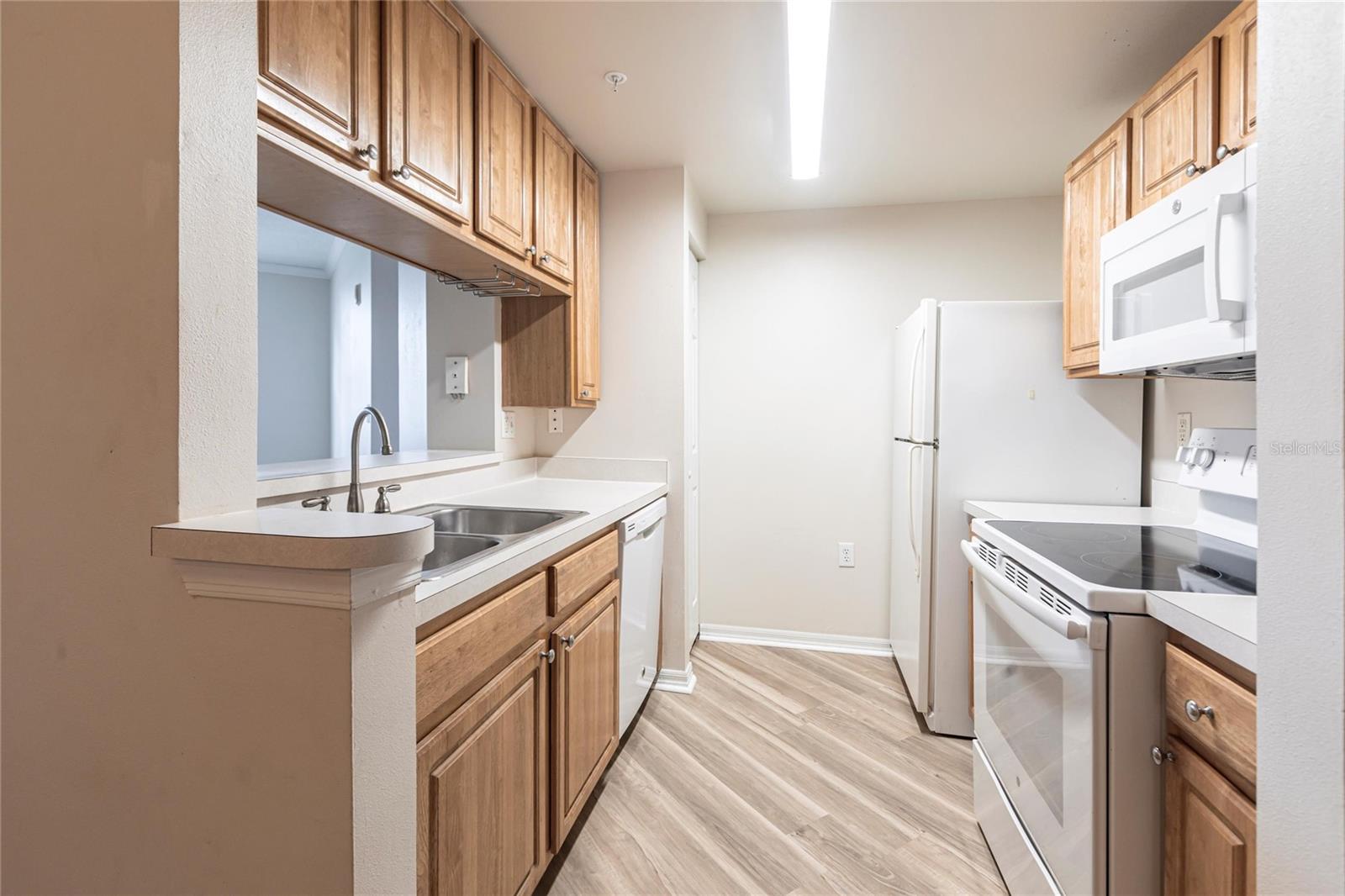 5600 BENTGRASS DR #8-302