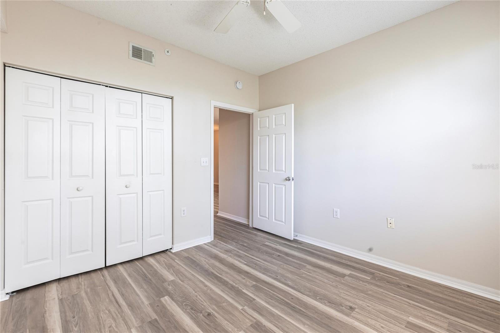 5600 BENTGRASS DR #8-302