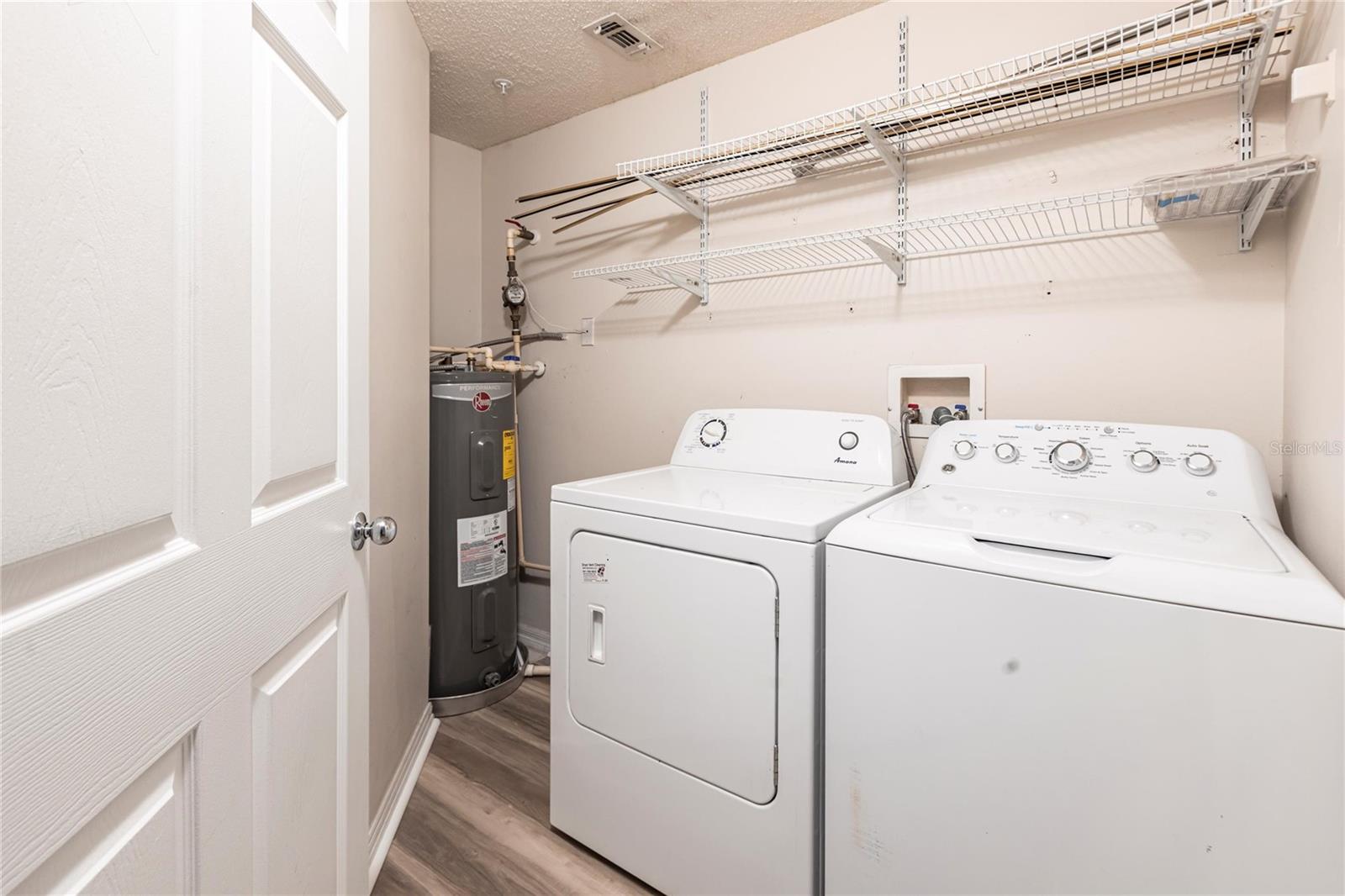 5600 BENTGRASS DR #8-302