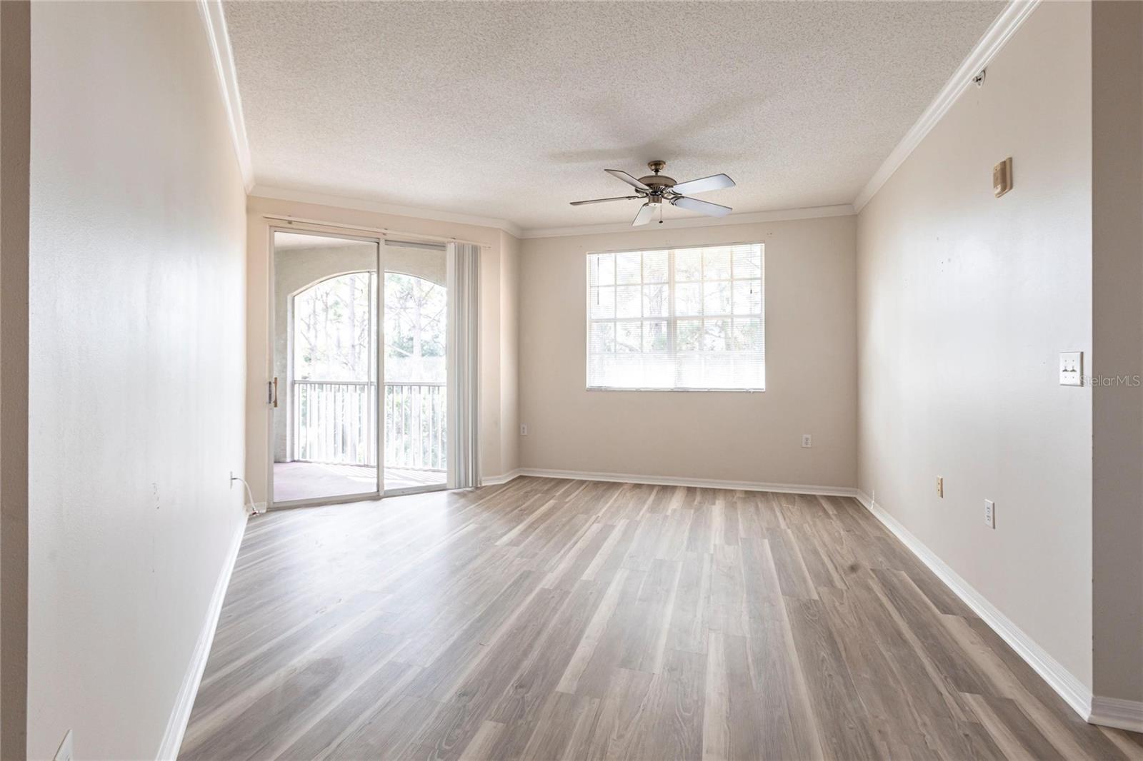 5600 BENTGRASS DR #8-302