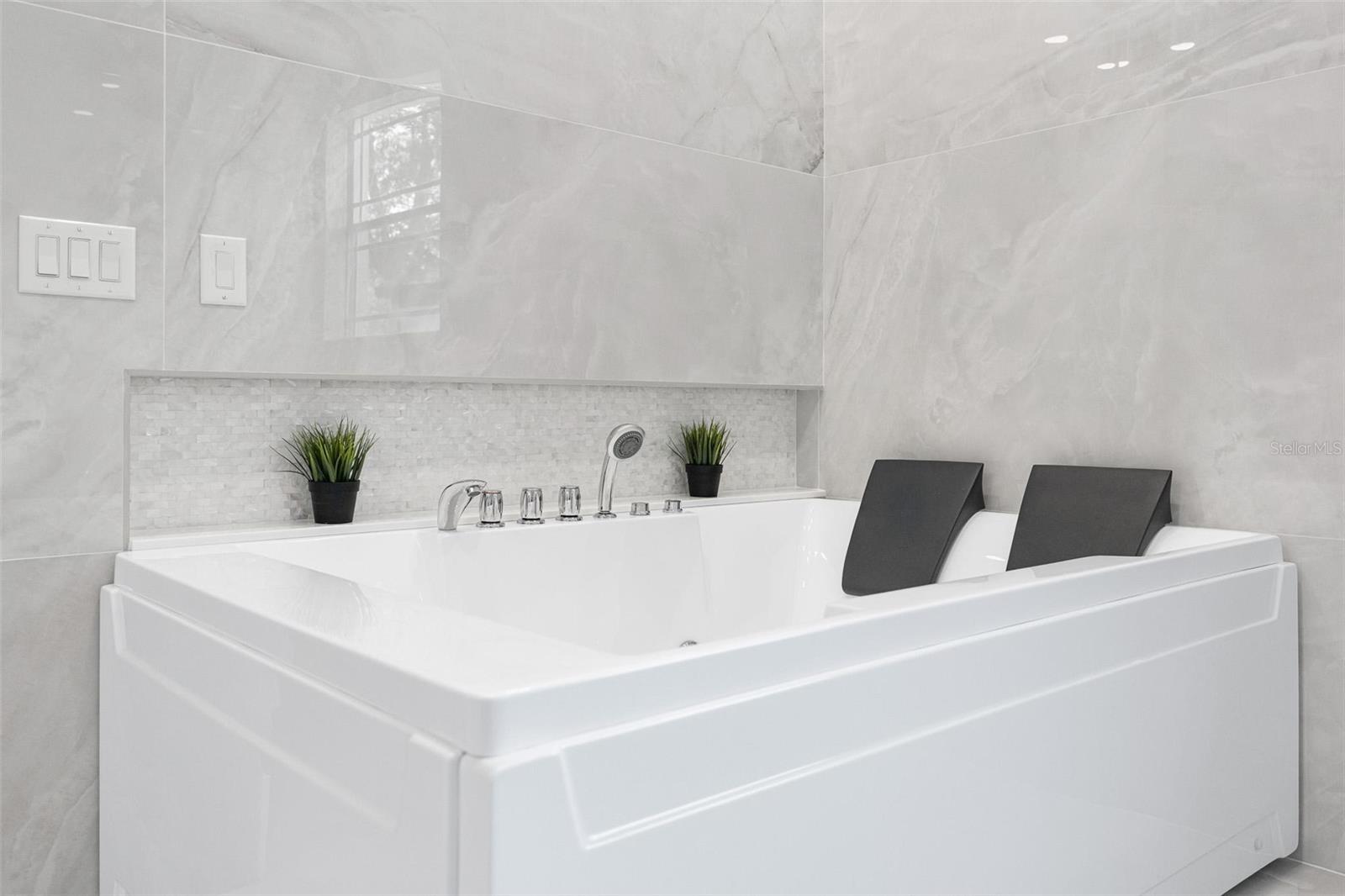 11952 CAMDEN PARK DR