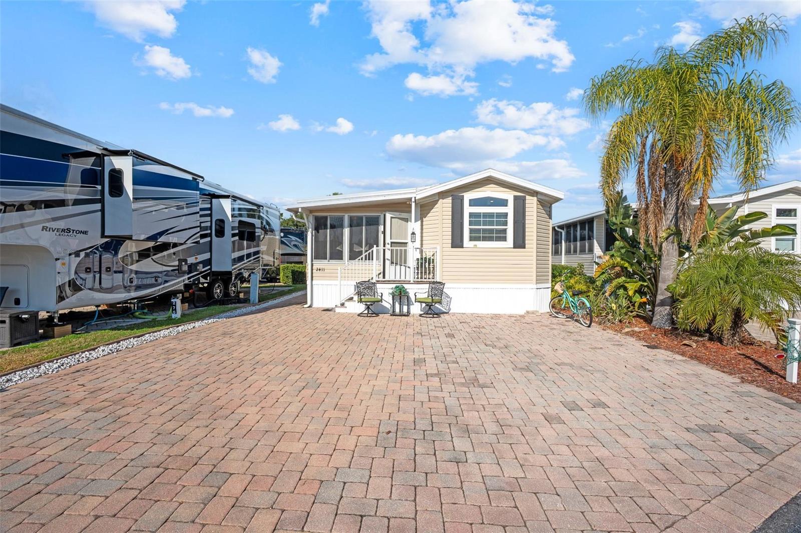 2411 CITRUS TREE RD
