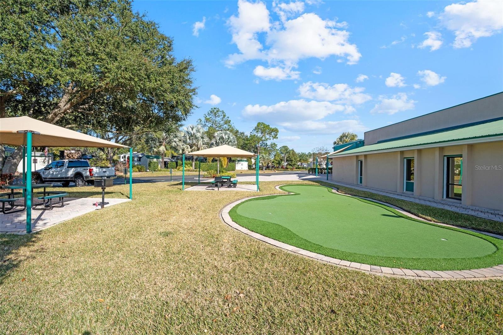 2411 CITRUS TREE RD