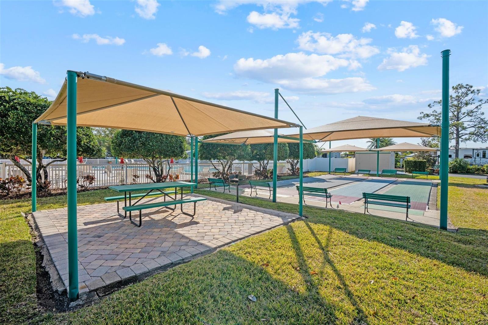 2411 CITRUS TREE RD