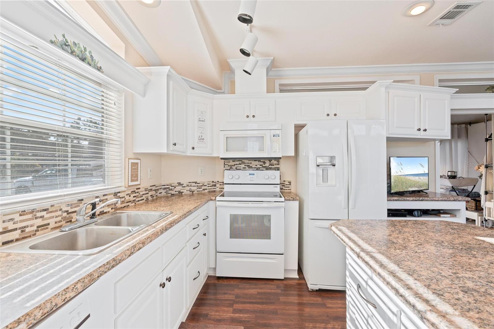 2411 CITRUS TREE RD