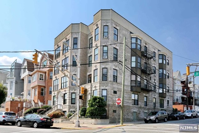 963-965 Boulevard East 2-1