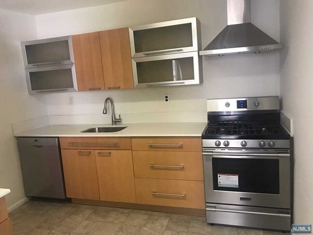 2195 North Central Road 2G