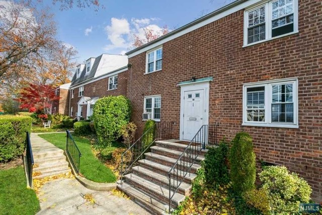 275 Grand Avenue 16B